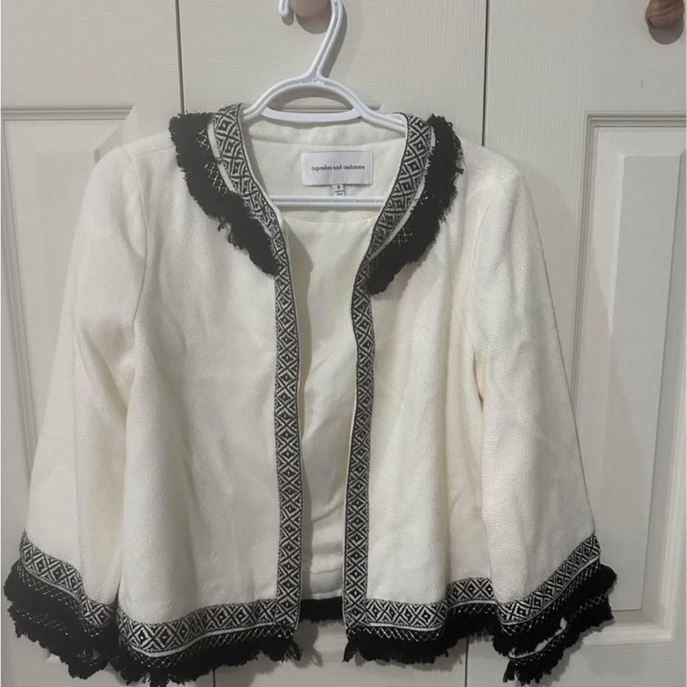 Cupcakes and cashmere White and Black Women's blazer